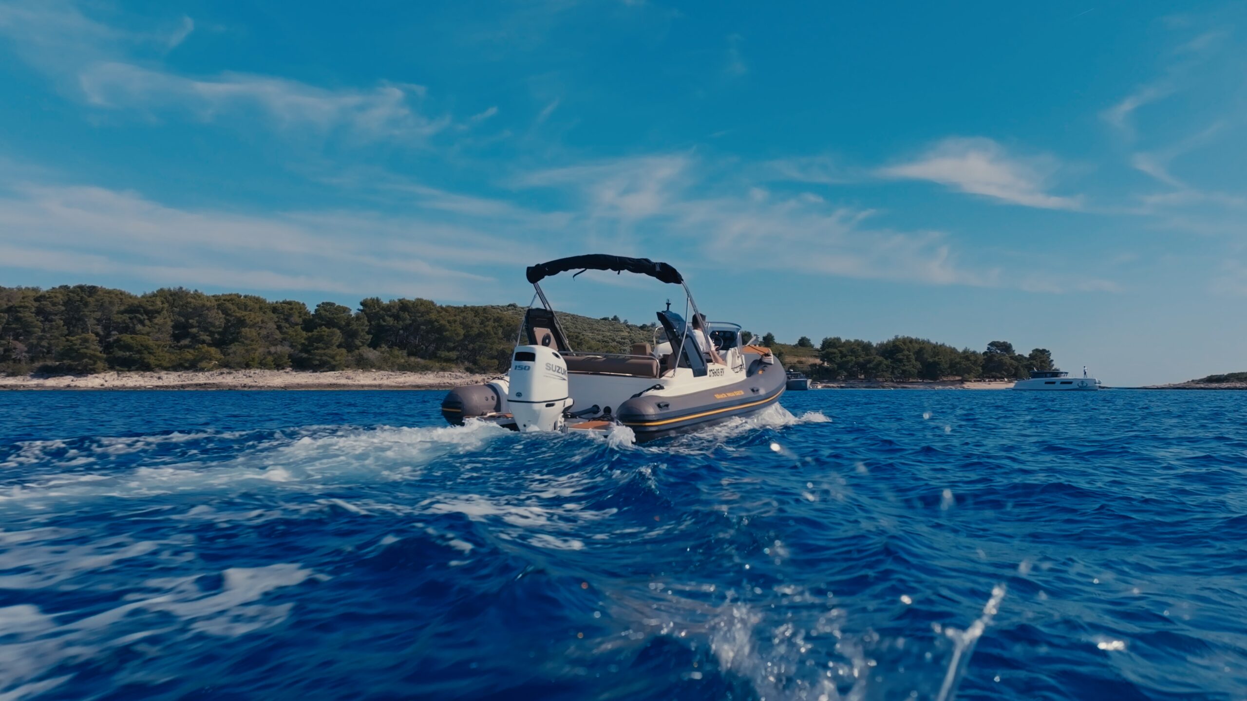 Island hopping from Hvar by speedboat across the Adriatic